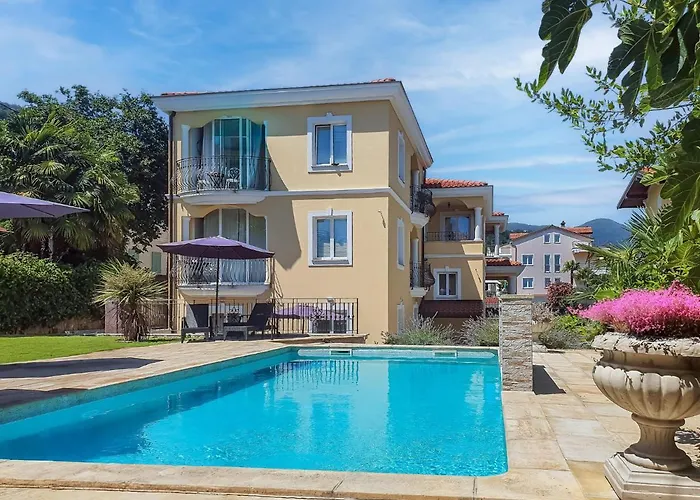 Holiday Home Villa Palazzo By Interhome